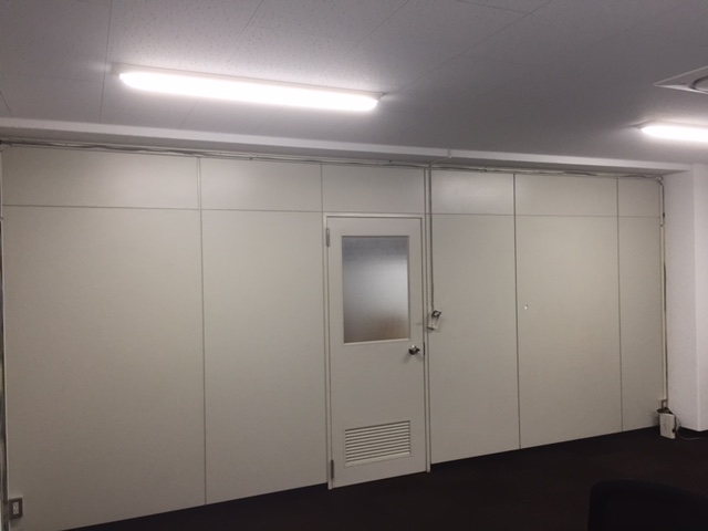 明光堂社員が 自社オフィスの壁を自ら張替えてみました そうすると ブログ ブログ 神戸でオフィス家具 文具 印刷なら 株式会社明光堂